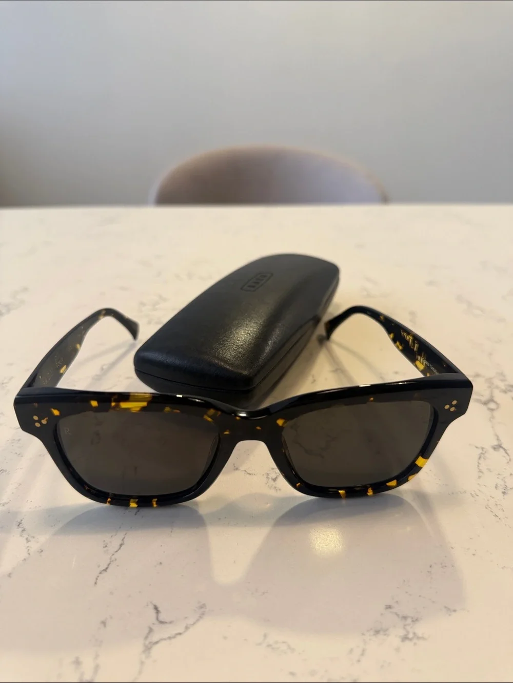 Classic Tortoiseshell Men’s Sunglasses - Black/Amber